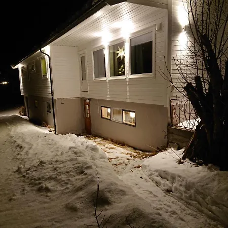 Bjerkan - Quiet, Cosy, Home. Harstad