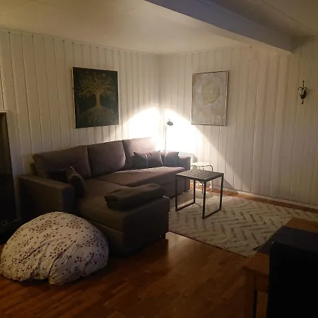 Bjerkan - Quiet, Cosy, Home. Harstad